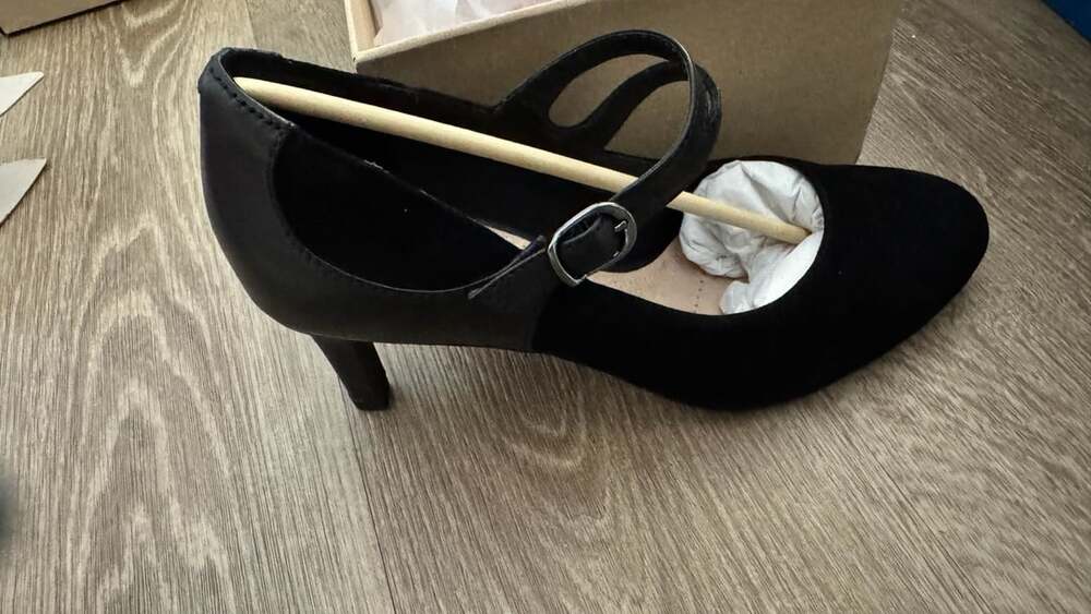 Clarks Dancer Reece Size 7Black Suede Mary Jane Heels